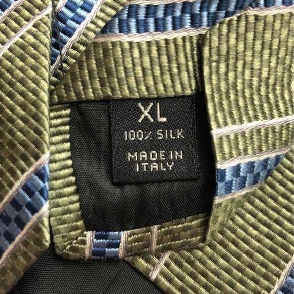 NWOT JoS. A. Bank Silk Tie - Picture 2 of 3